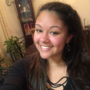 Meet your Posher, Nicole